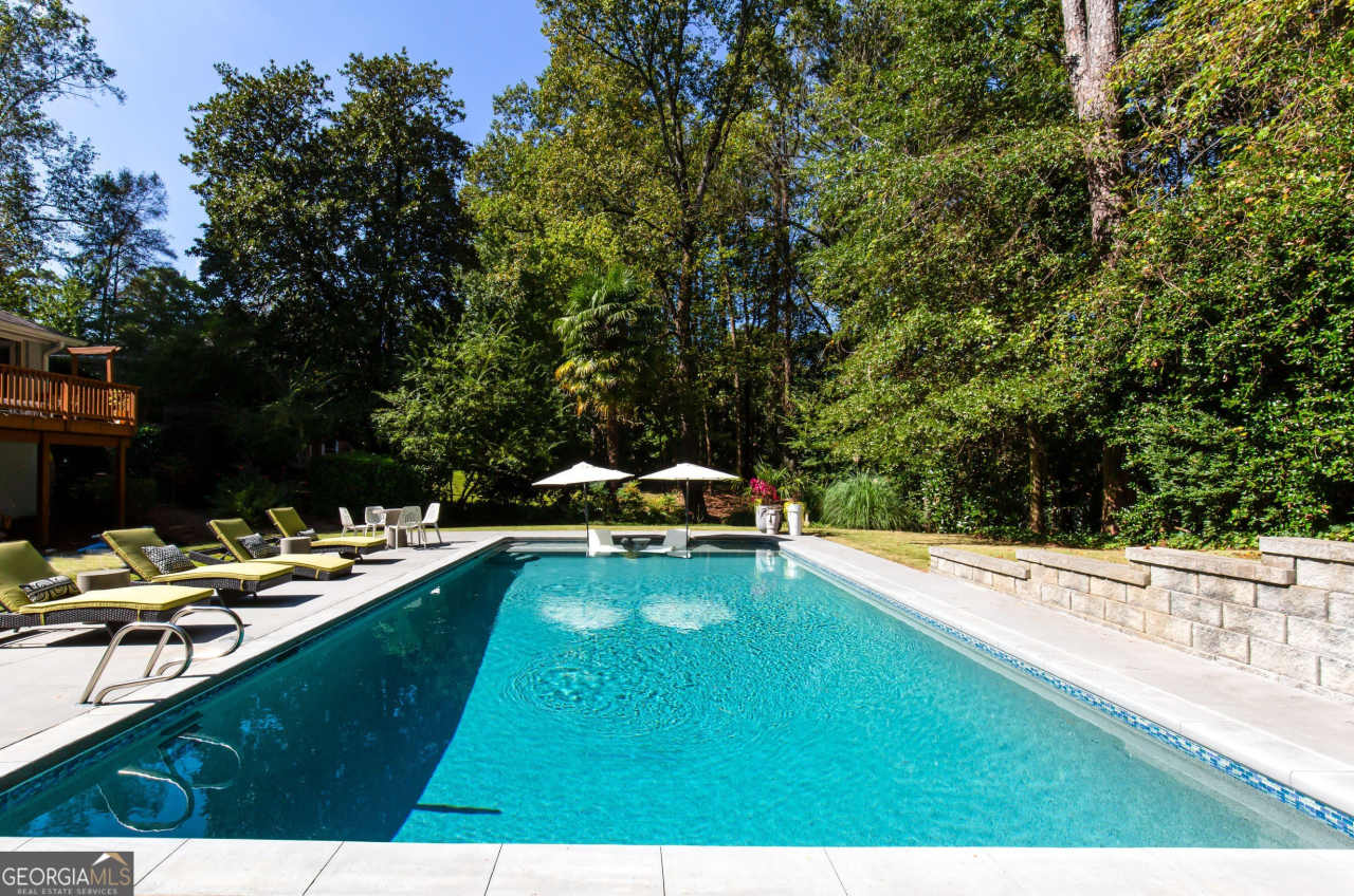 485 Riverside Parkway