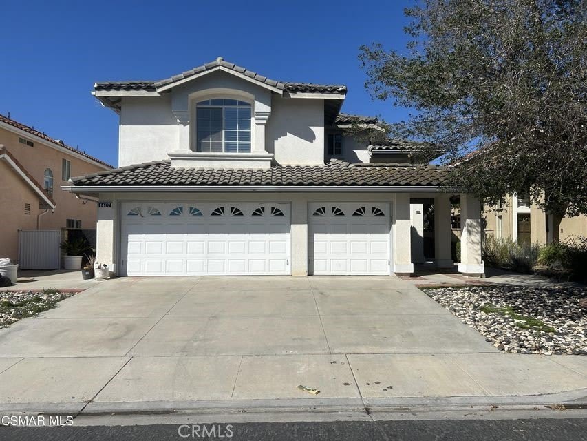 1407 Oak Trail Street