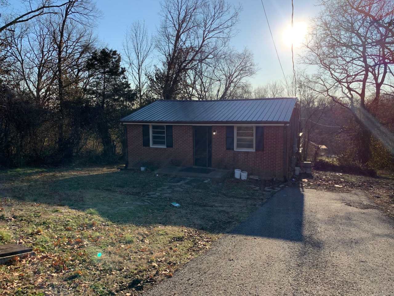 Cozy 2 bedroom, 1 bath with large yard