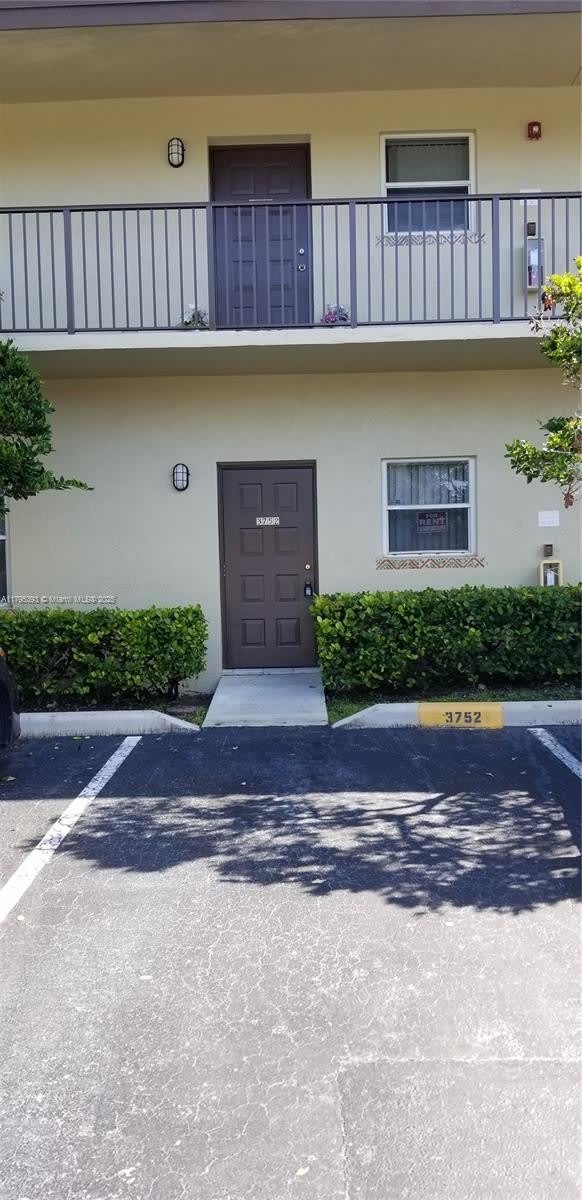 3752 NW 91 LN
