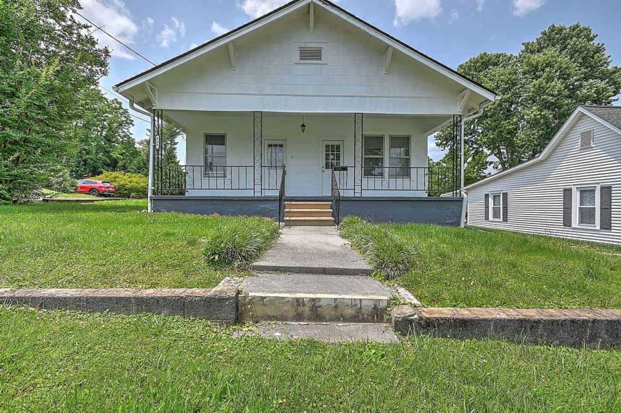 Modernized Historic 2 Bedroom 1 Bath Home For Rent in Johnson City, TN