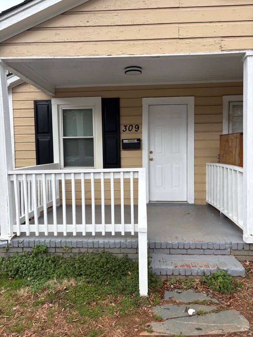 Cozy Two Bedroom Duplex (500.00 off first full months rent) if you apply by April 15,2025