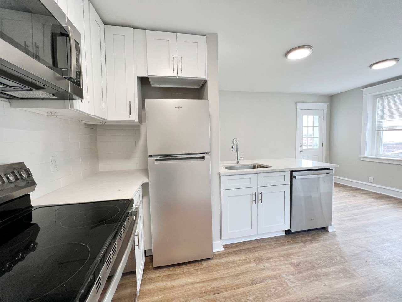 193-197 E Lancaster Ave