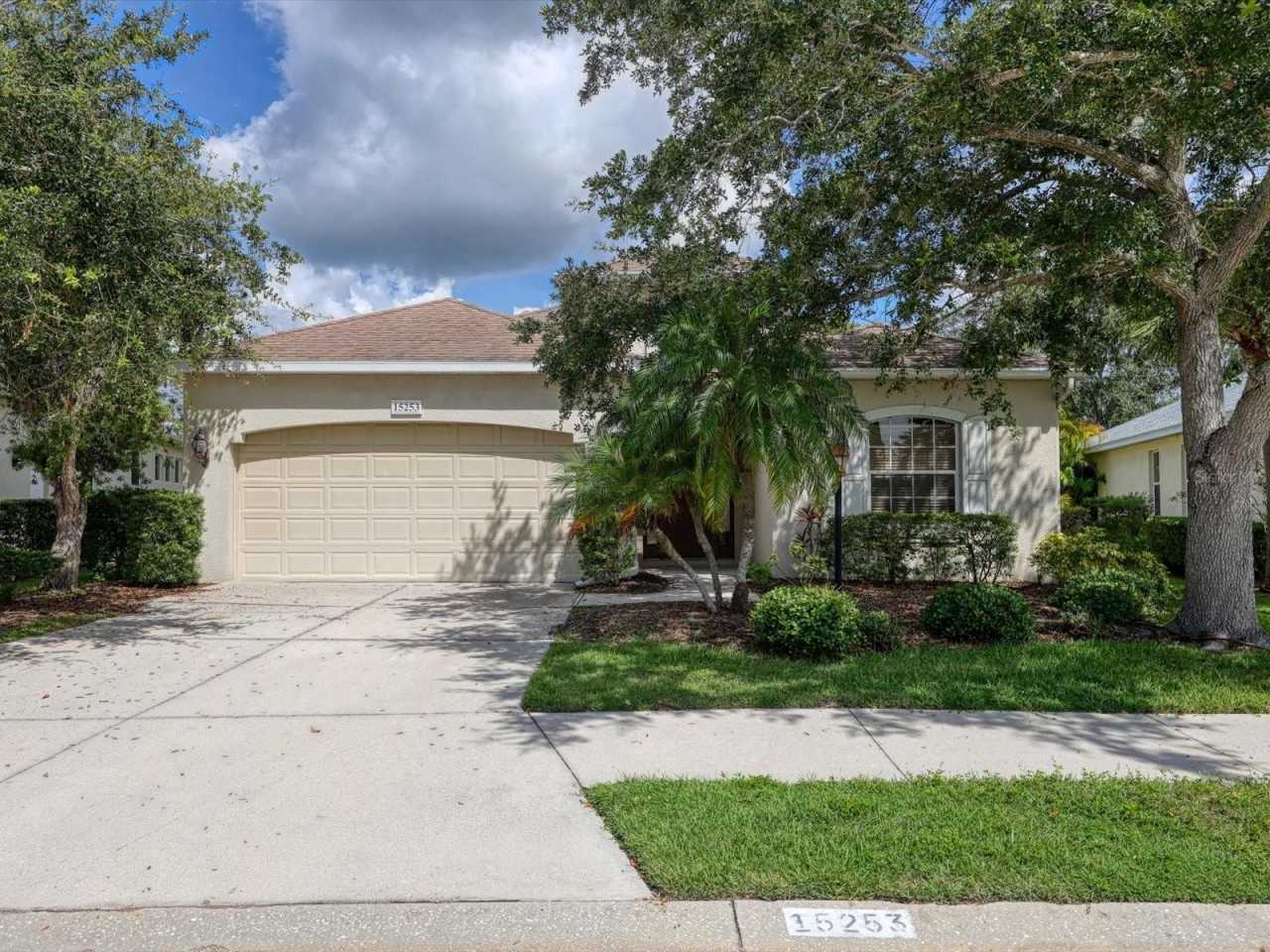 15253 BLUE FISH CIRCLE