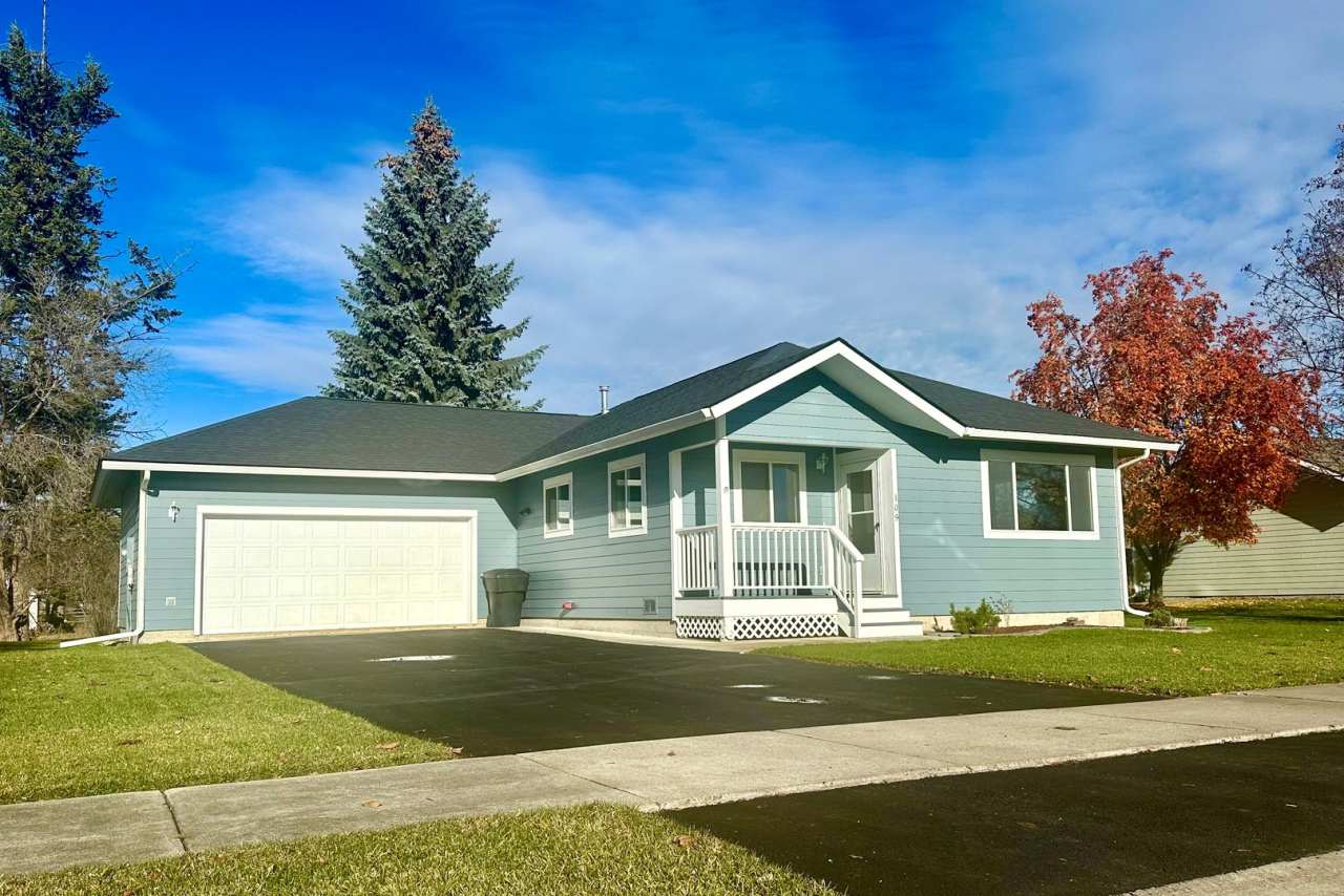 Warm, Spacious, New Remodeled Three Bedroom Home Available Now in Kalispell