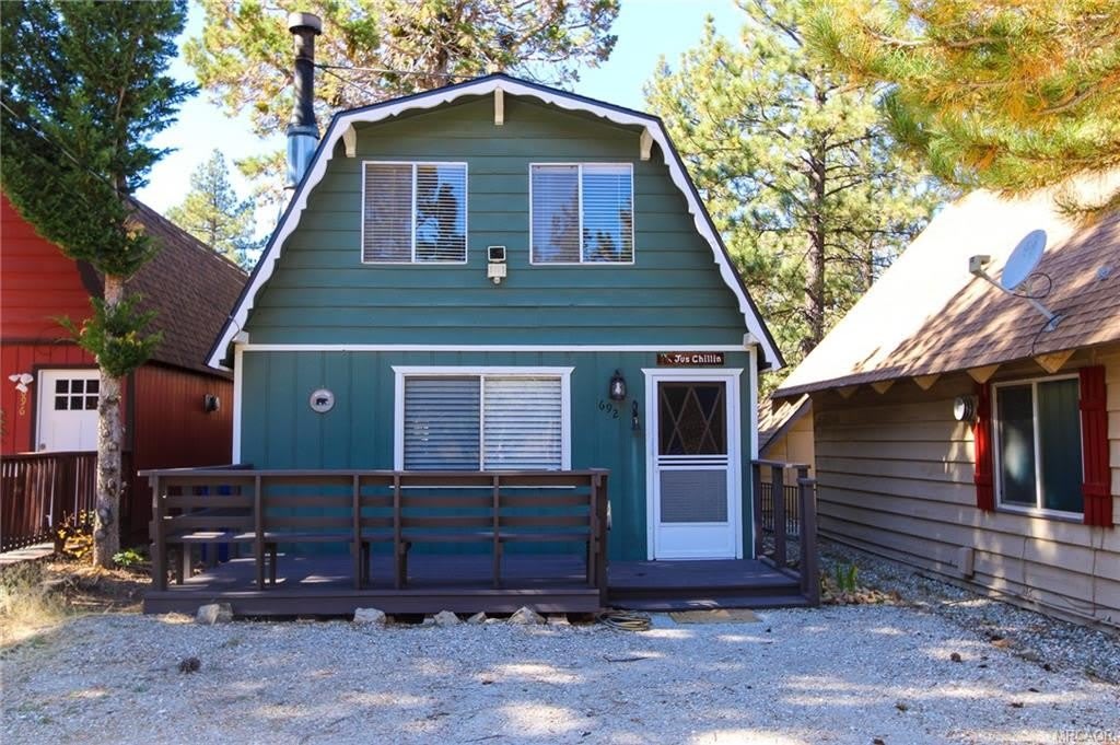 692 San Bernardino Avenue