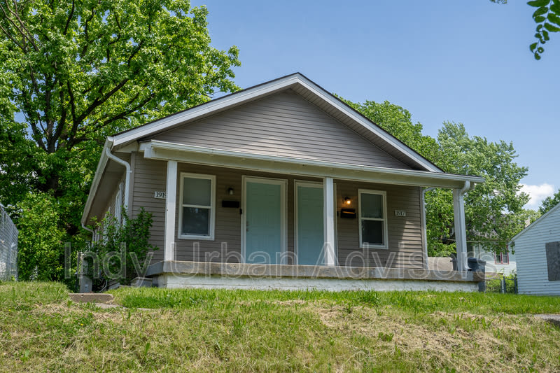 1919 Houston Street -