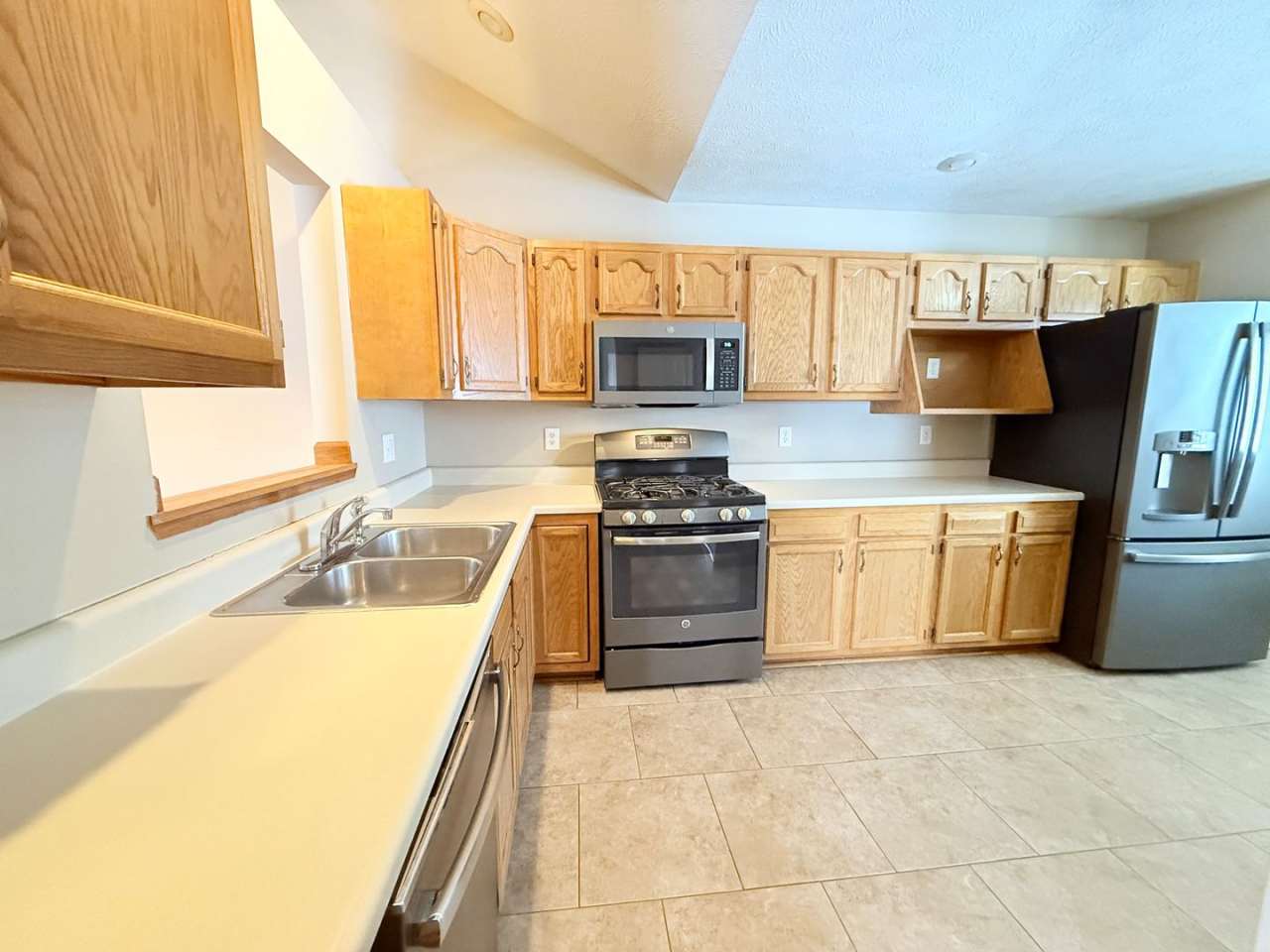 Beautiful Home in East Bloomington!