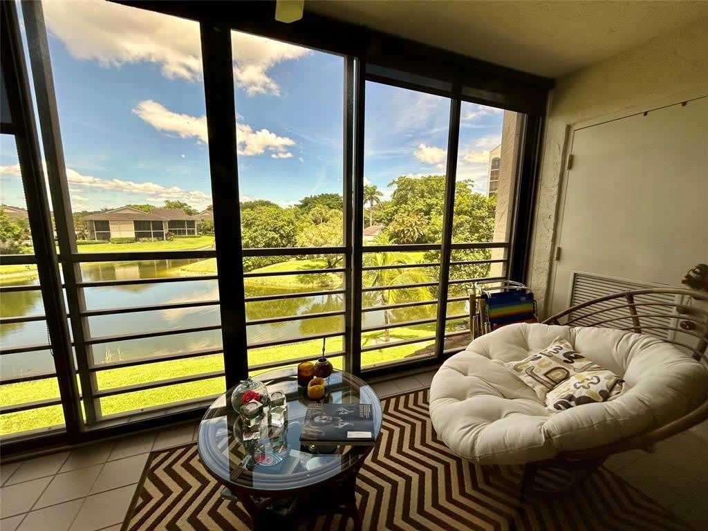 7582 NE Regency Lake Dr