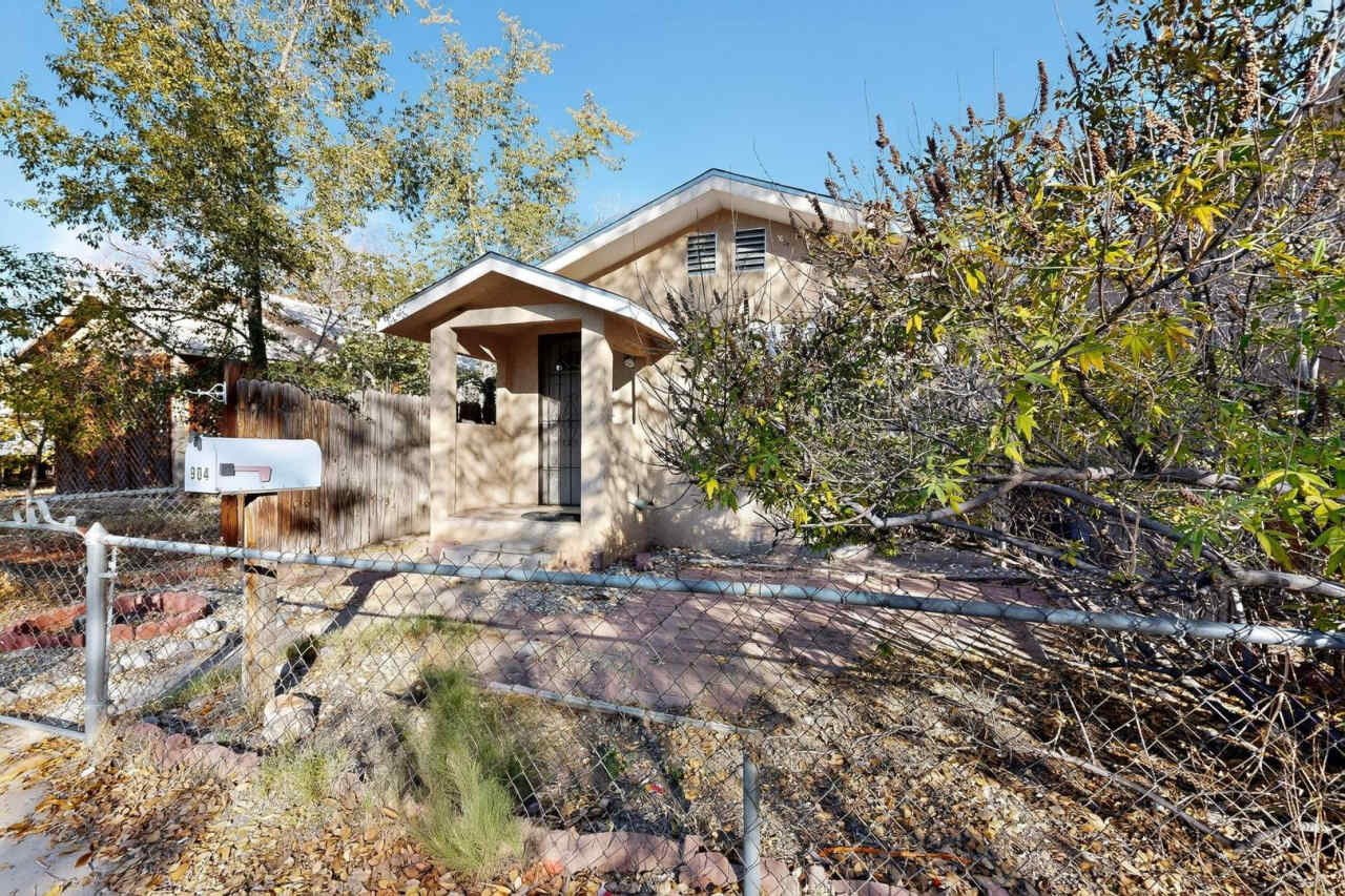 Historic Bungalow House 2/bd 1/ba 730/sf