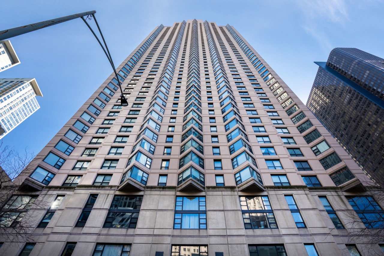 401 E ONTARIO Street