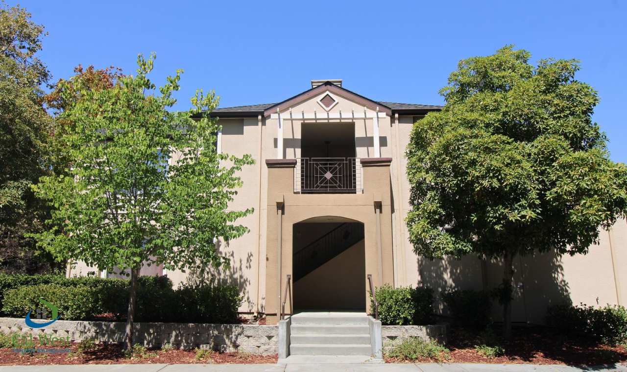 $2,895 Beautifully updated Condo at the Crescendo in the River Oaks Community nearby Intel, Cisco, Oracle, Yahoo!