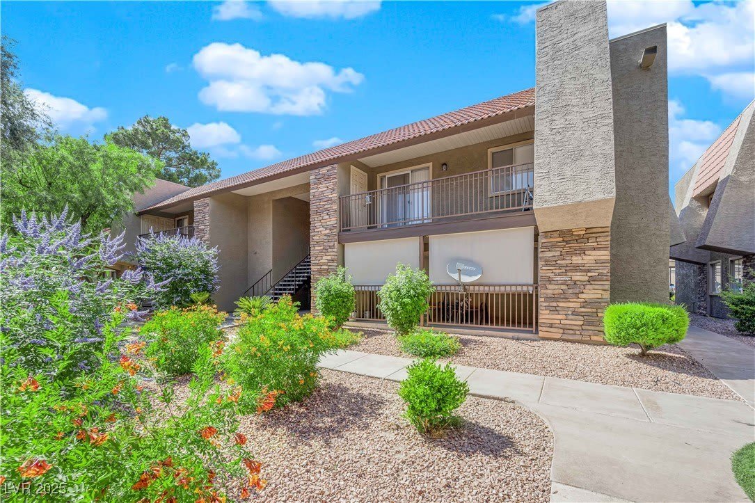 5242 River Glen Drive