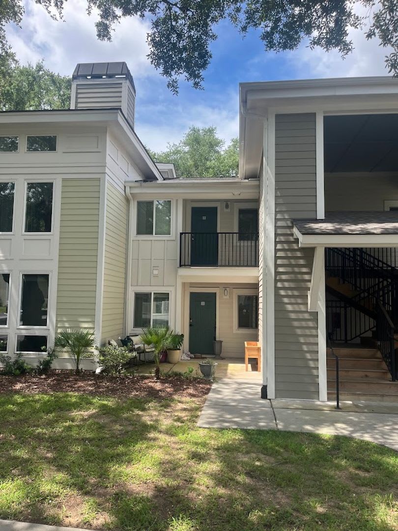 Great 2 BR/2 BA Condo in East Bridge Town Lofts!