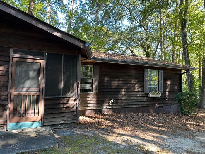 887 Westland Drive Southwest