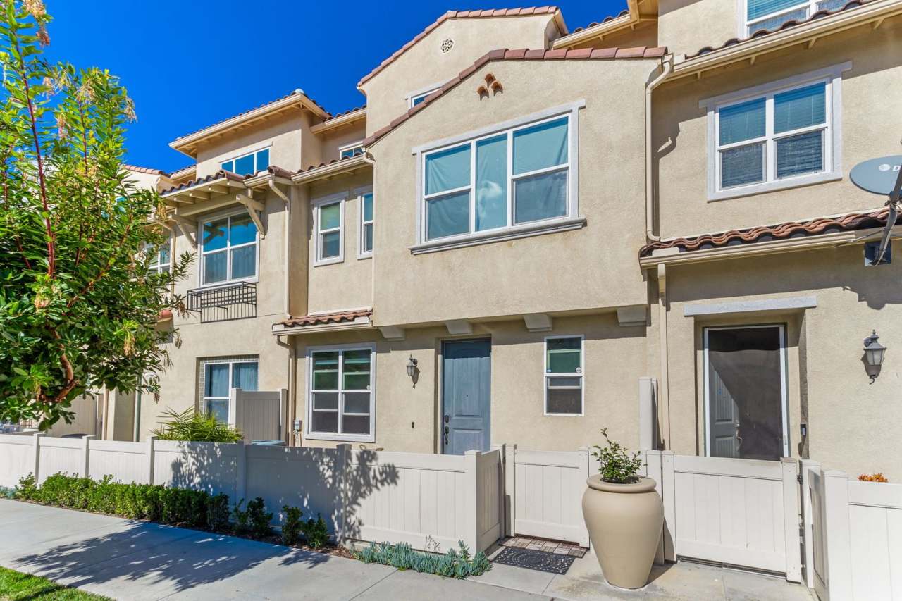 Beautiful 4 Bed 3.5 Bath Home in Great School District!! Located in Montecito.