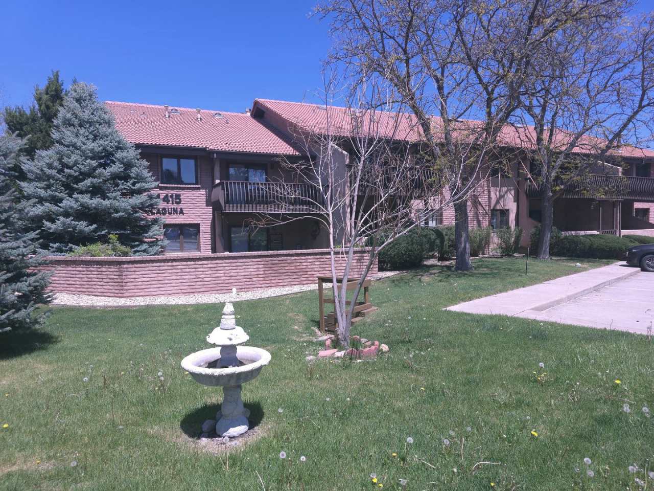 2 Bedroom Plus Loft with covered parking!