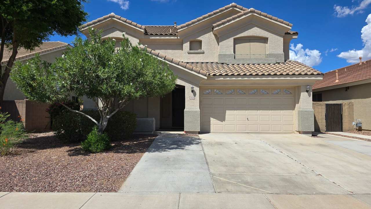 XXL loft upstairs! Wow excellent price!