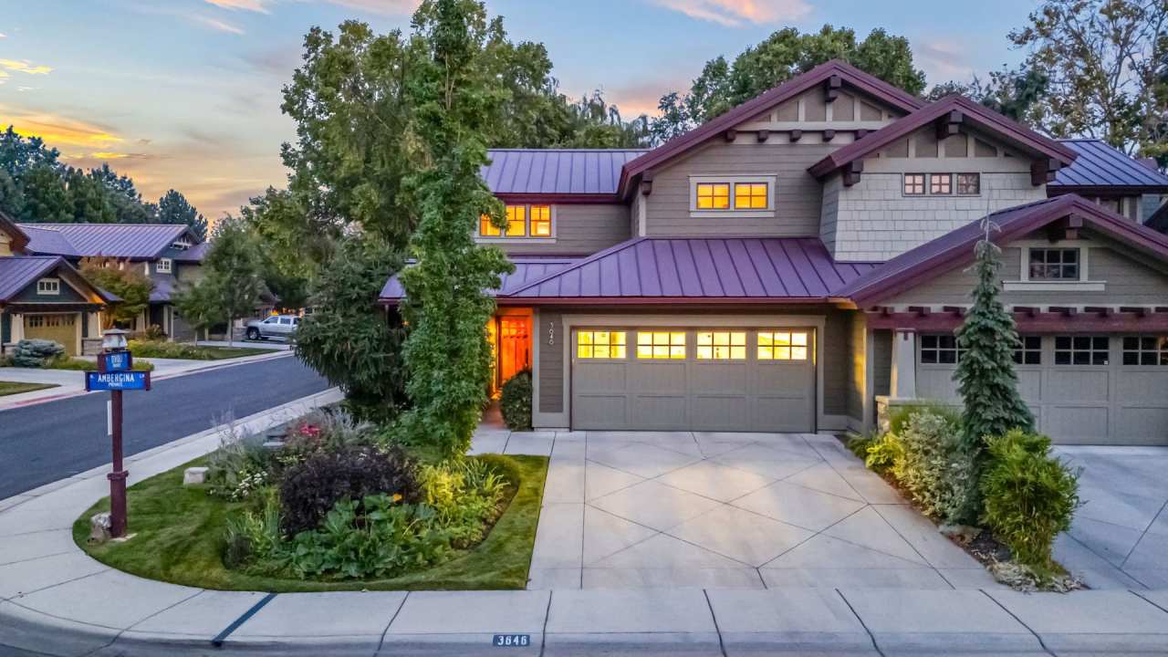 Luxury 3-Bedroom, 2.5-Bath Townhouse Retreat in the Heart of Boise