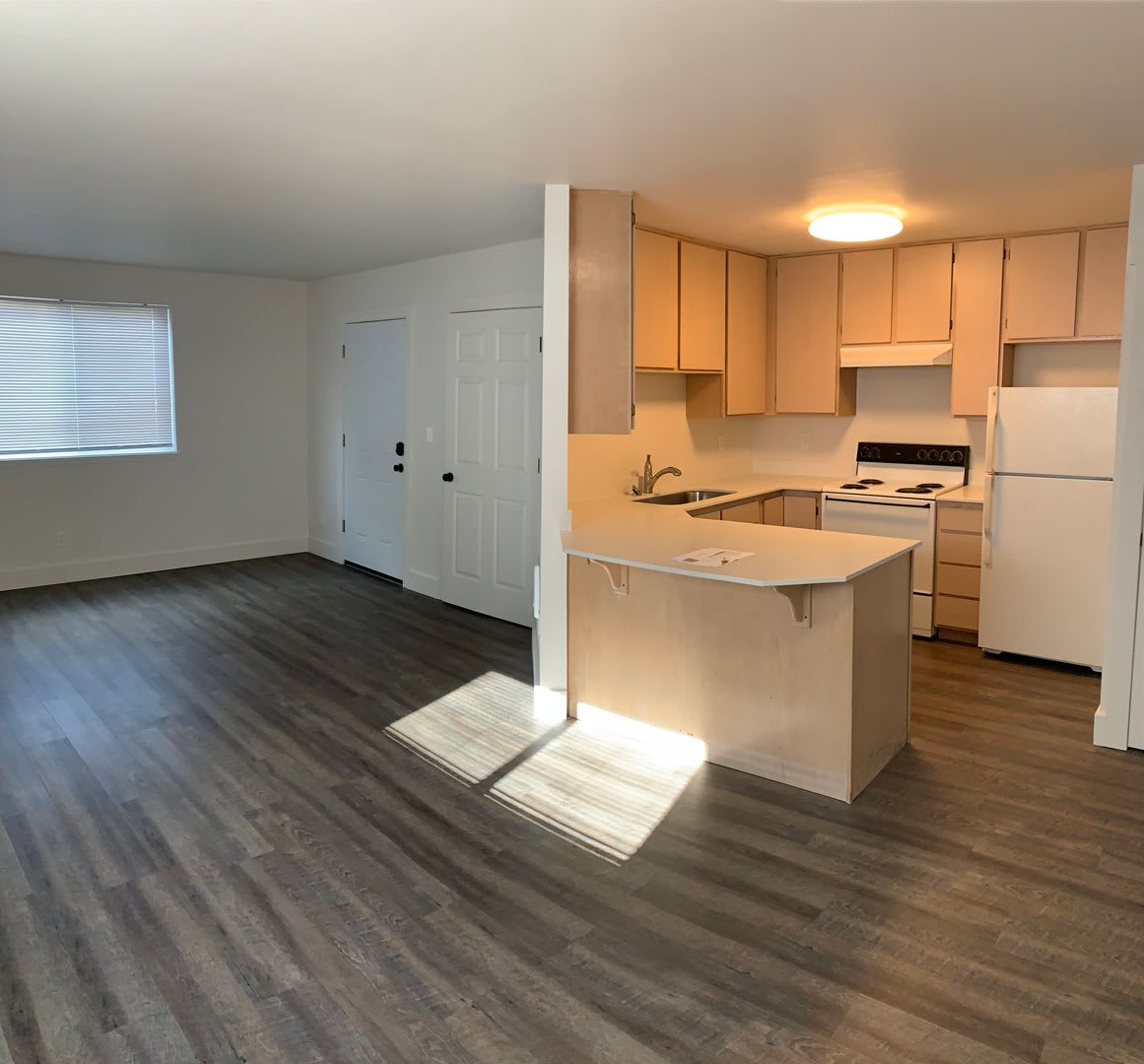 806 E White Birch Ave