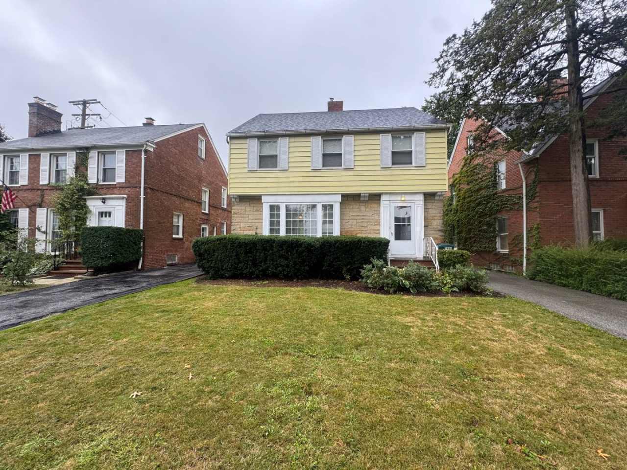 Charming 3-Bedroom Property in Prime Location