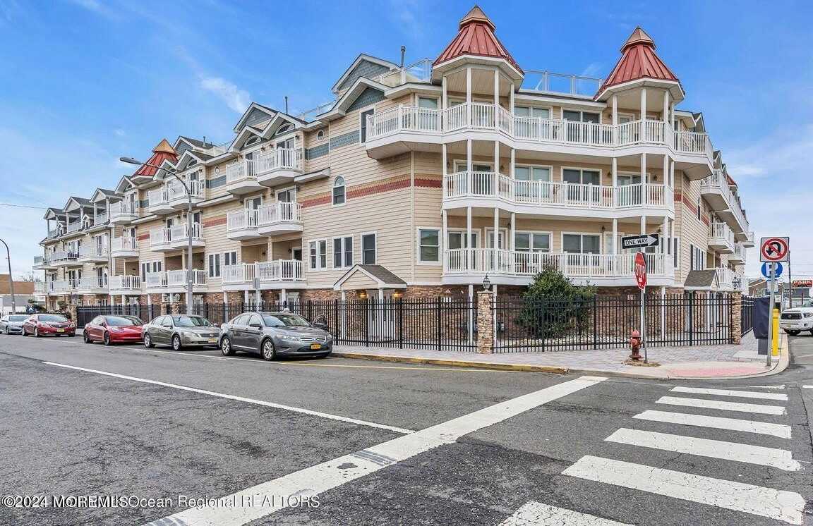 21 Blaine Avenue unit: 11