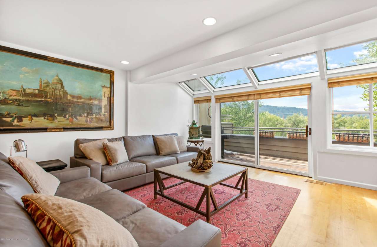 100 N 8th Street unit: 29