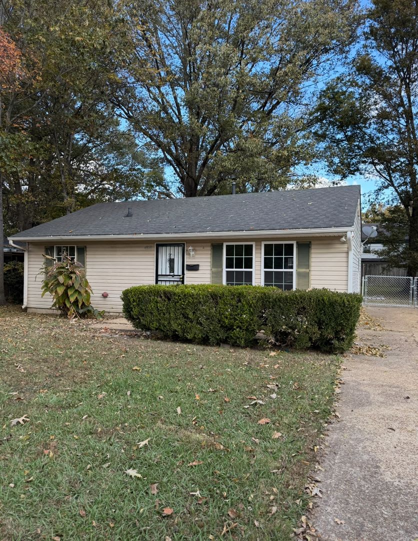 3 Bed 1Bath- Storage Shed- Fenced