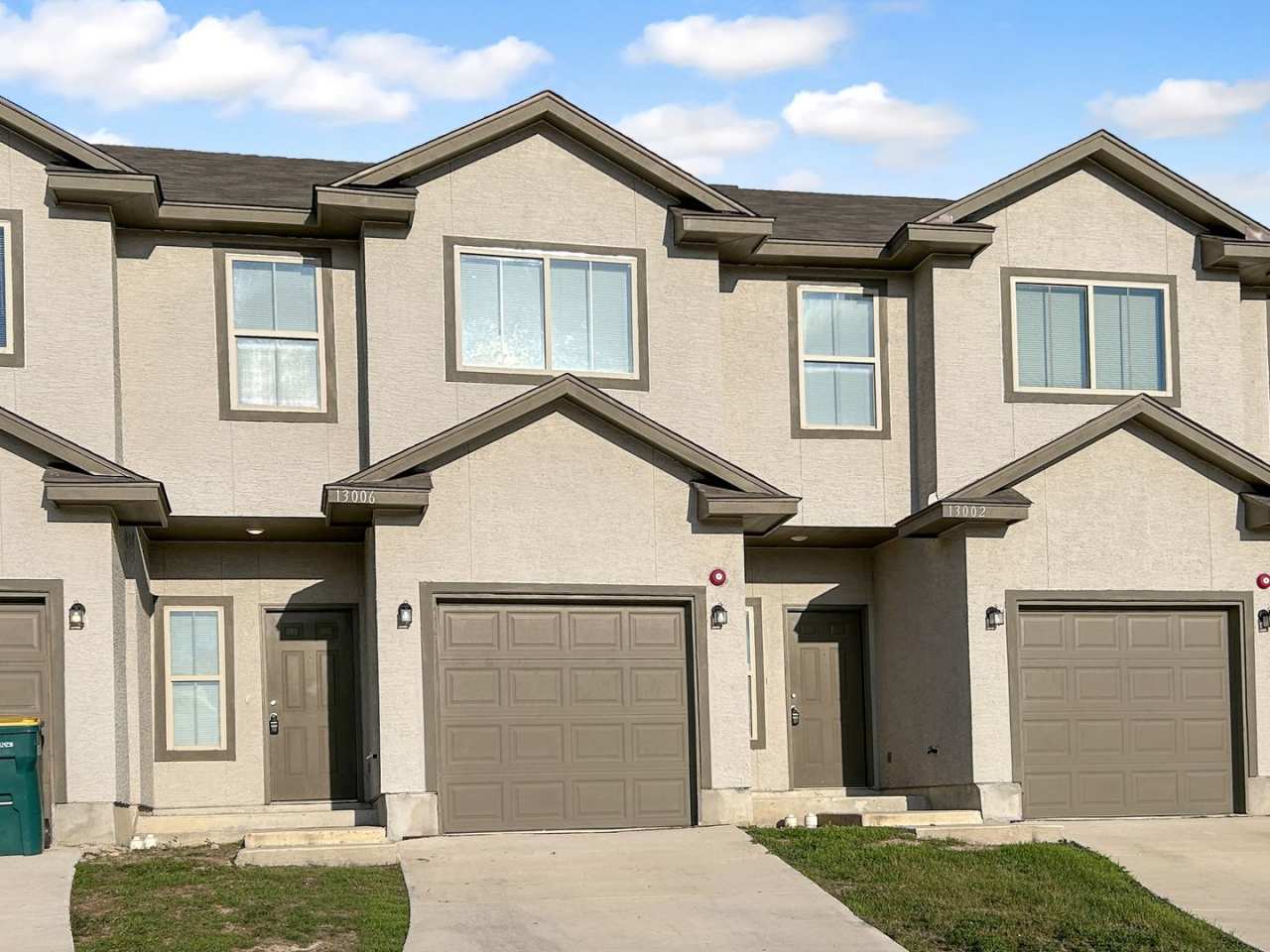 Charming Townhome Near I-35  Randolph AFB