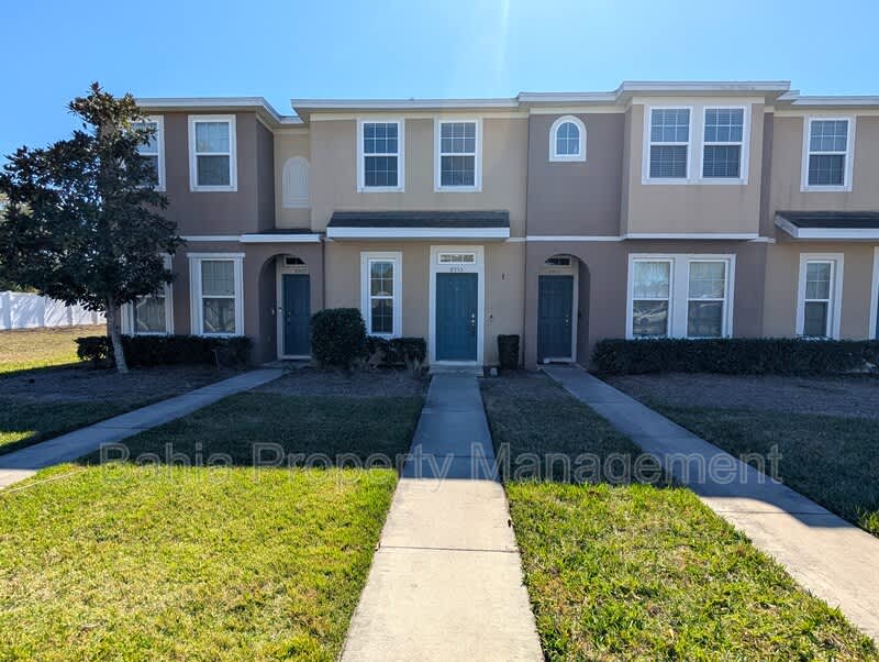 8955 Walnut Gable Ct