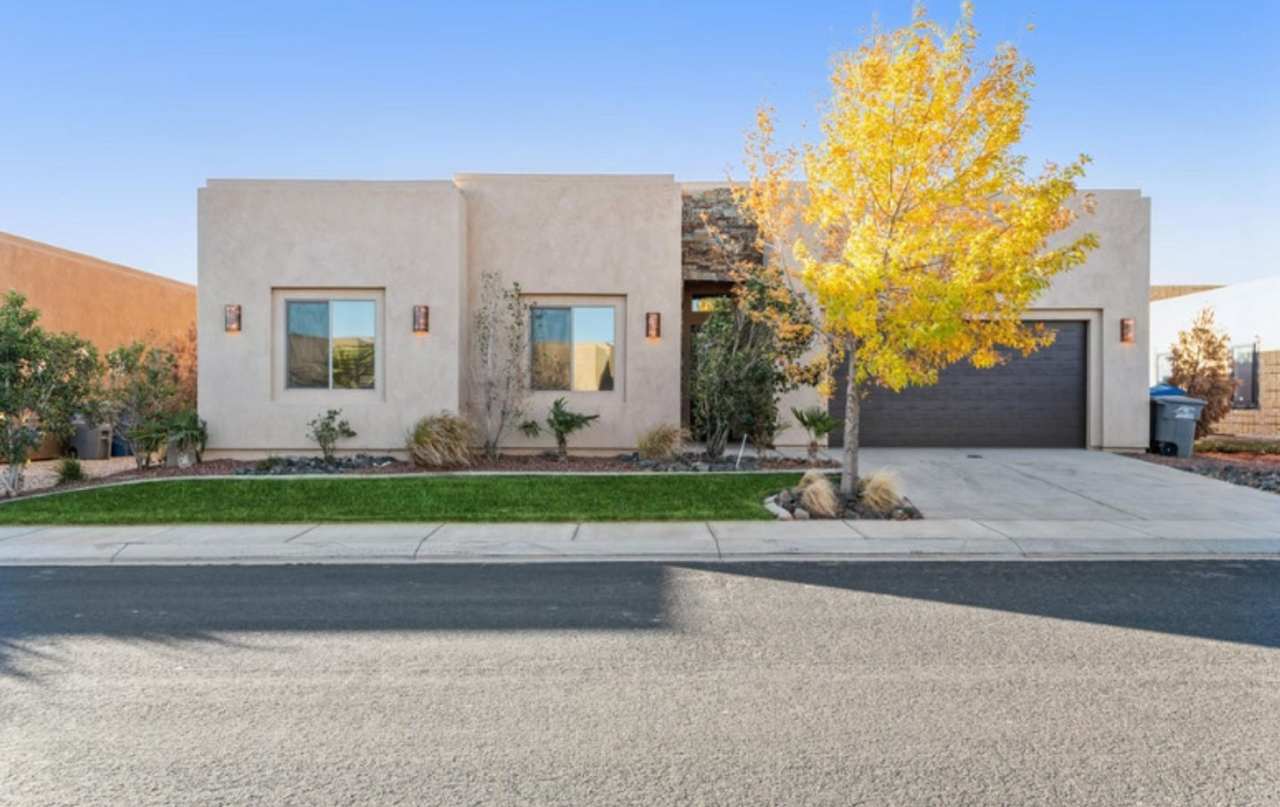 Fully Furnished home in the heart of Hurricane