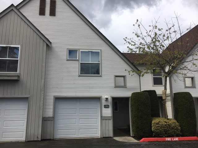Bright  Open Concept 3 Bedroom 2.5 Bath Townhome in Gated Community
