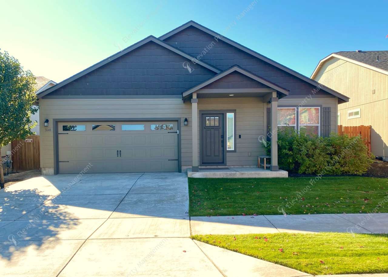 **UNFURNISHED**Beautiful Single-Level 3BR -2BA Home Near Redmond’s Upcoming Recreation Center