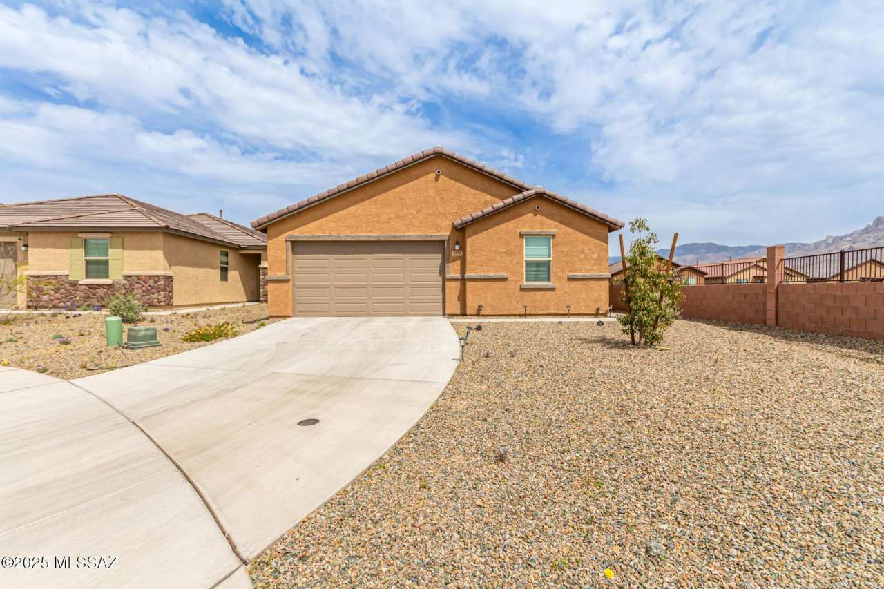 2246 W Onyx Hls Court