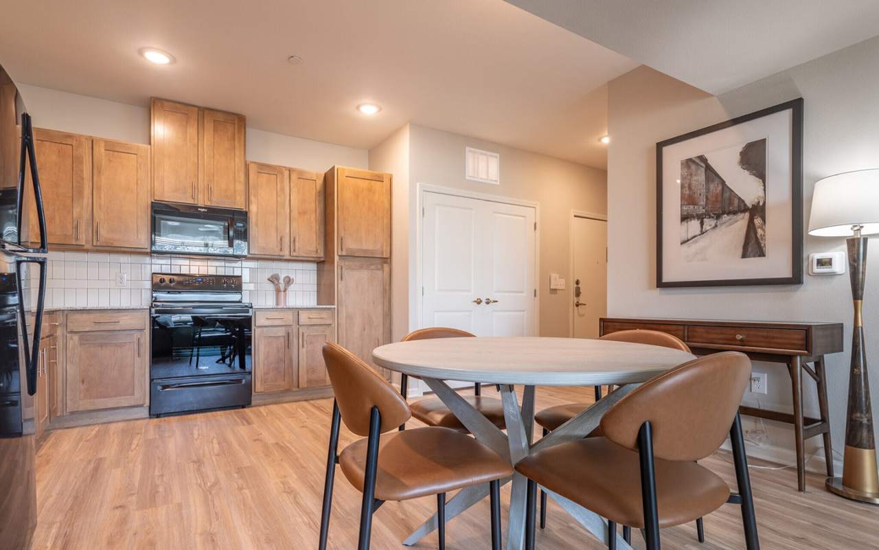 The Oleanders at Broadway