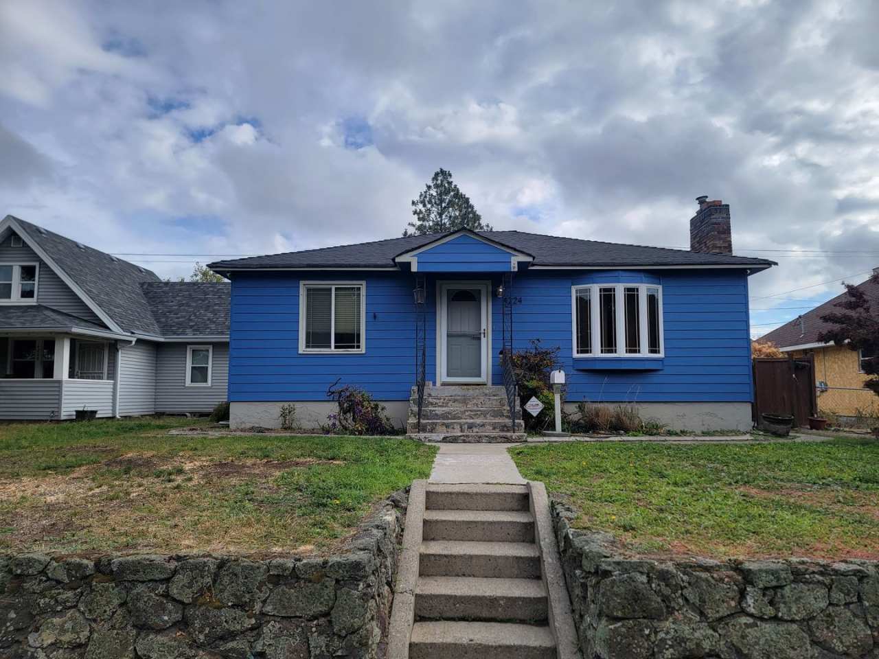 *MOVE IN SPECIAL * 1ST FULL MONTH FREE* Great 3-Bedroom Home IN The Garland District