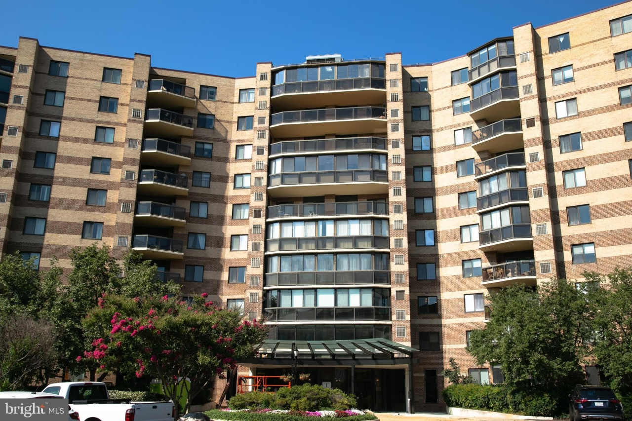8350 GREENSBORO Drive unit: 517