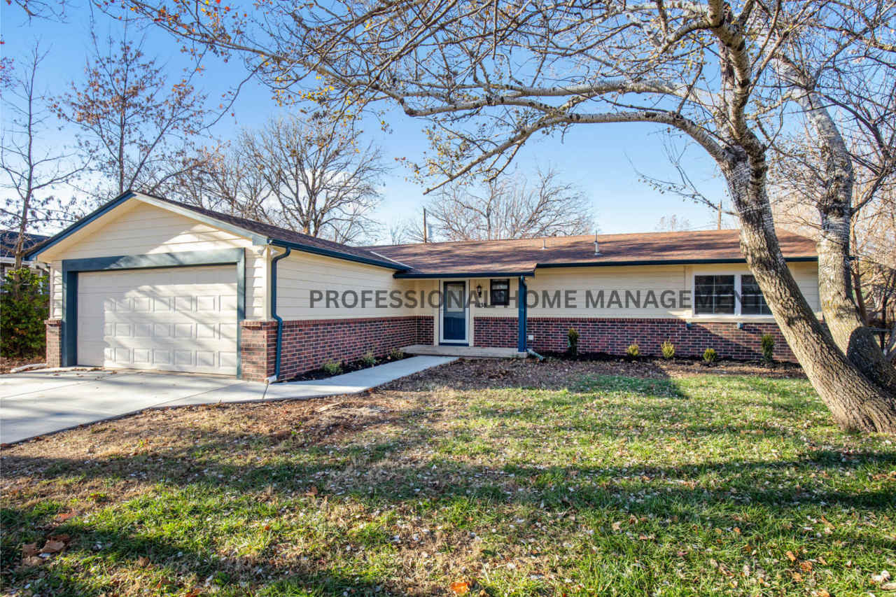 Don’t miss out on this beautiful 3 bedroom, 2 bath home in Bel Aire!