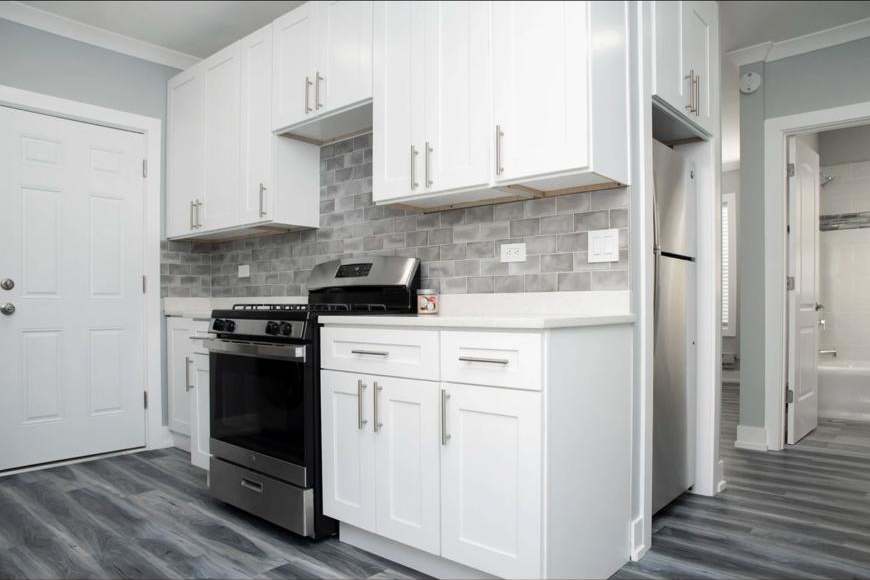 3821 N Greenview Avenue