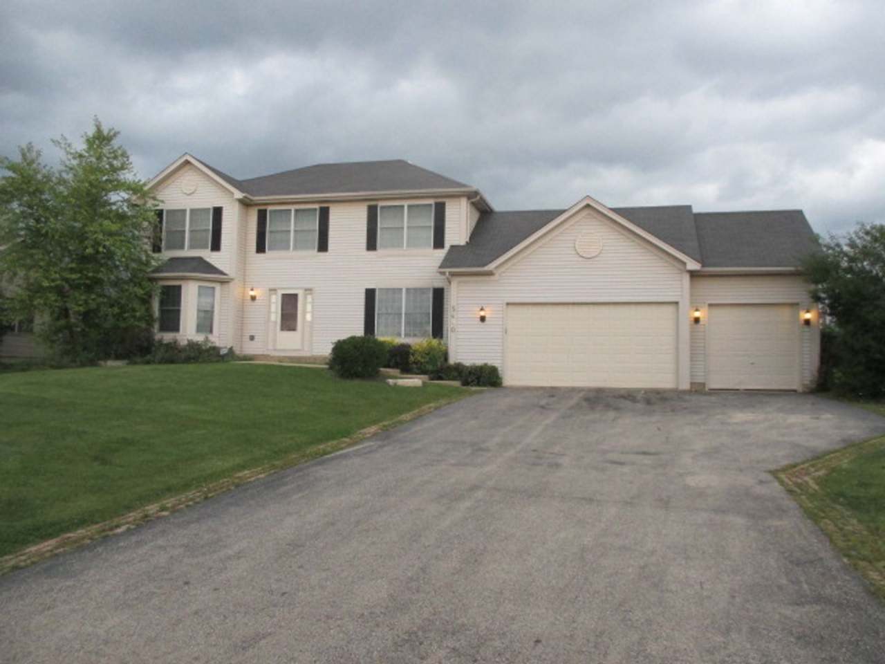 5490 Fox Path Ln Hoffman Estates, IL 60192