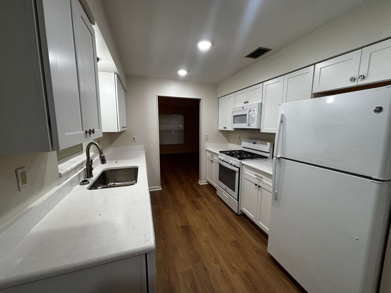 2/2 Fully Renovated Home in Silver Springs Shores