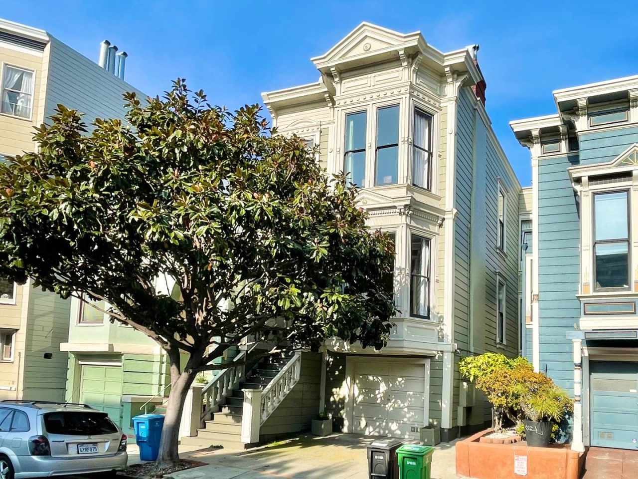 Huge 3BR/1.5BA Full Floor NOPA Flat! Laundry! PROGRESSIVE