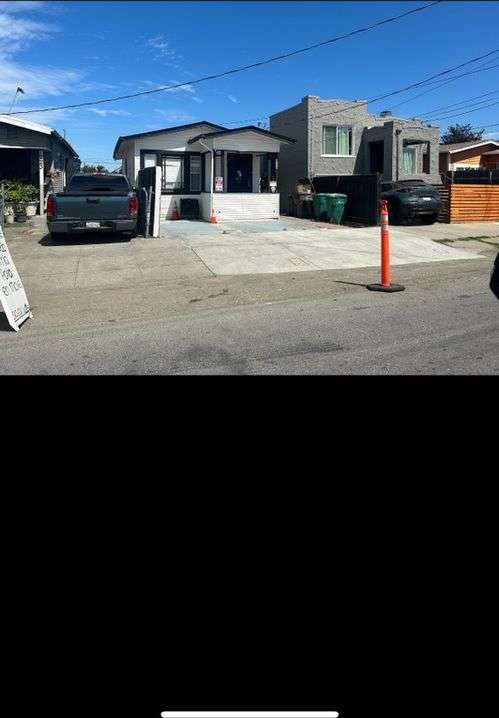 1 Bedroom 1 bad home Duplex in Oakland