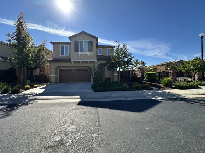 1008 Oakbriar Circle