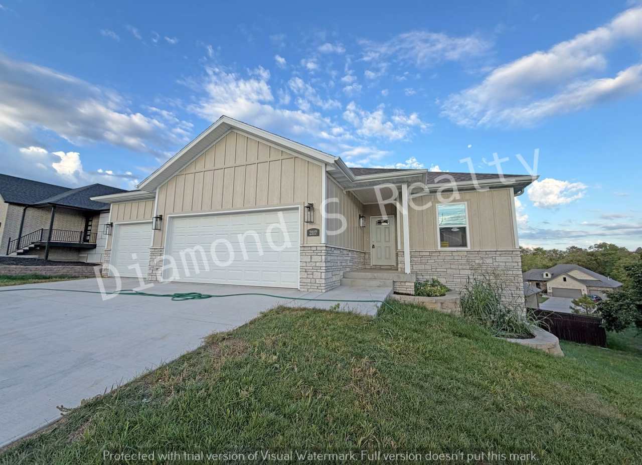 Brand New Build in Desirable Ozark Neighborhood!