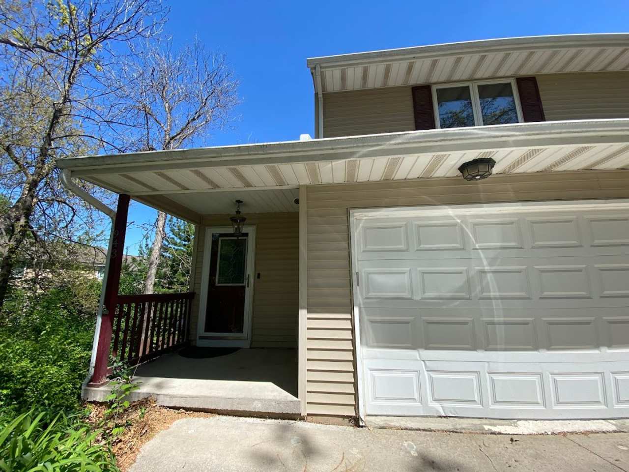 $1,975 | 3 Bedroom, 2.5 Bathroom Home | Cat Friendly* | Available for May 30th, 2025 Move In!