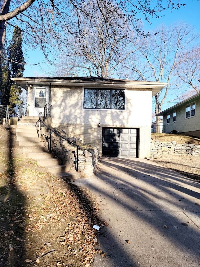 Charming Saint Paul Home in Saint Paul nicely updated 5-bed 2-bath