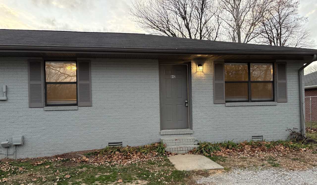 Freshly Renovated Duplex in Manchester!