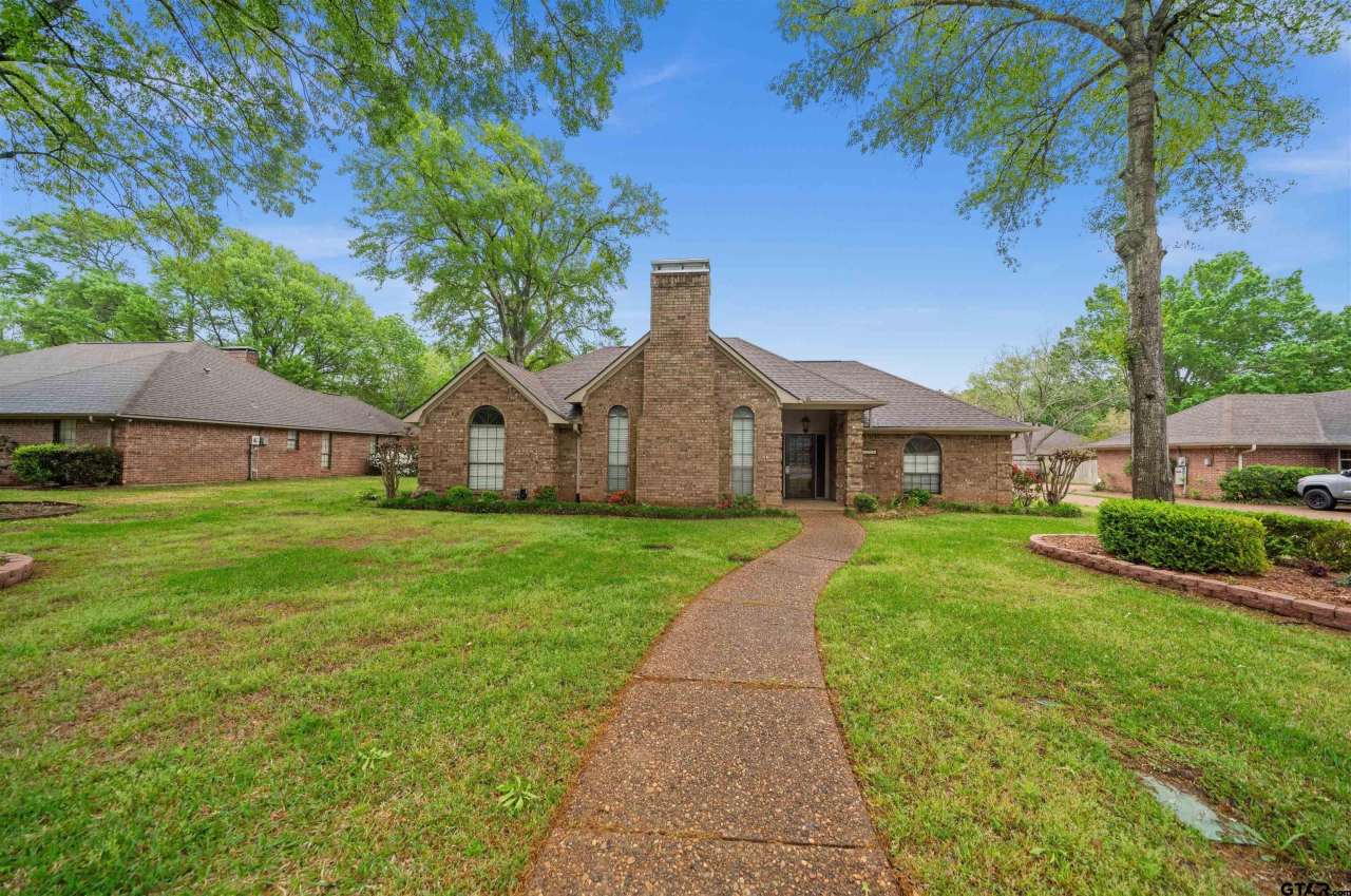 5806 Plantation Drive