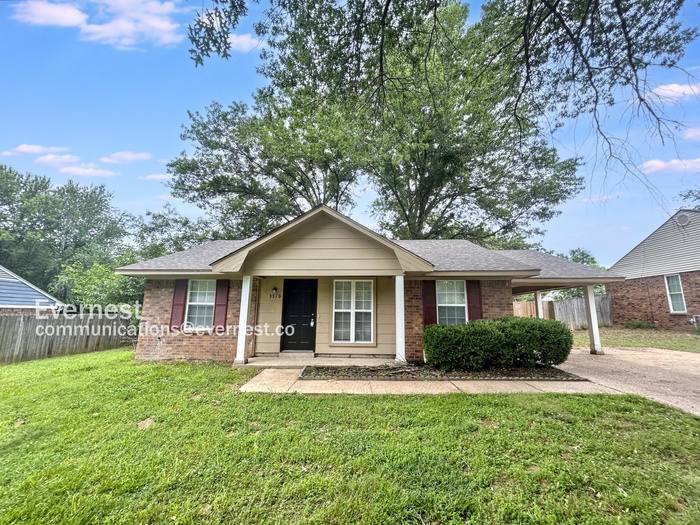 3570 Shadow Oaks Parkway